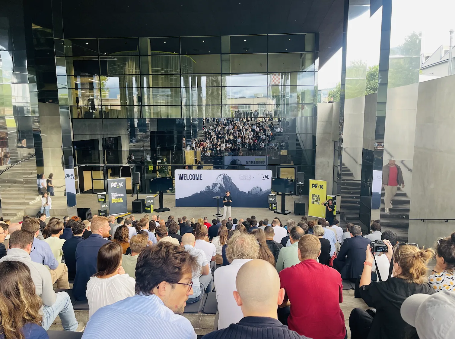 The award ceremony was part of the To The Peak evening programme, which also featured the President of the Province of South Tyrol, the Rector of the Free University of Bozen-Bolzano and Peter Vesterbacka, co-founder of Slush and creator of Angry Birds.